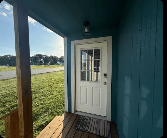 Blue Duplex D Cabins Entrance